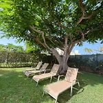 Flamboyant Tree Garden 펜션 마스팔로마스